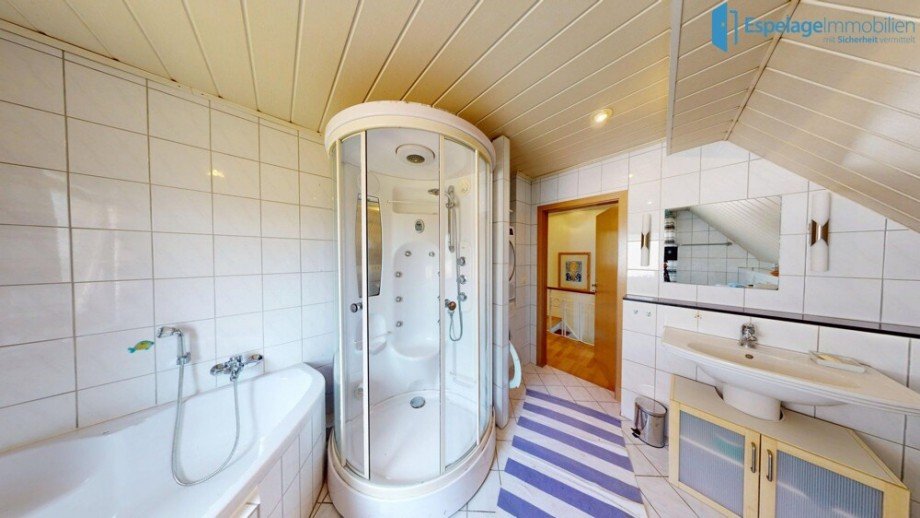 Dusche mit Eckbadewanne Einfamilienhaus Cloppenburg