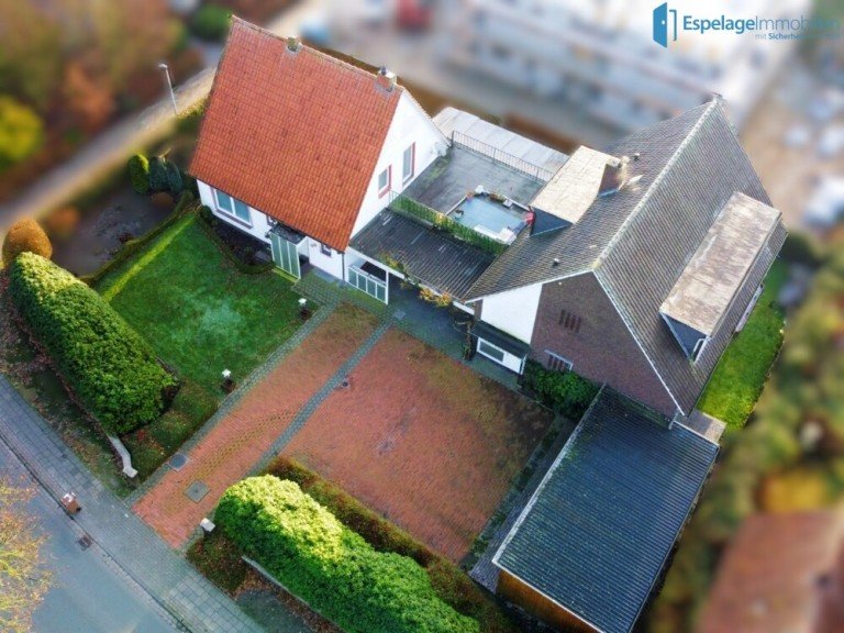 Drohnen Ansicht Cloppenburg Einfamilienhaus VERKAUFT: Zwei H�user & Wohnen mit direkten Mieteinnahmen