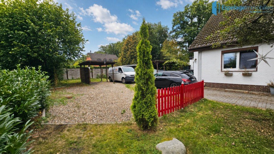 Freiplatz Einfamilienhaus Ree�um